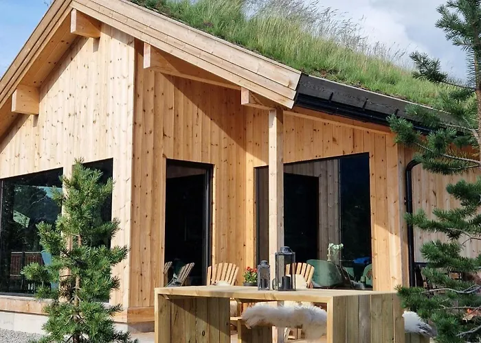 Centrally Located In Semesterbostad *